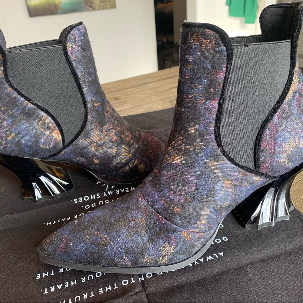 John Fluevog 10.5 Dark Floral Heeled Boots - Picture 3 of 14